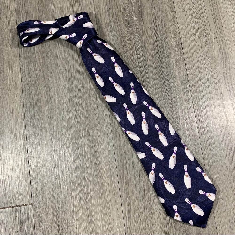 Steven Harris Bowling Pin‎ Tie